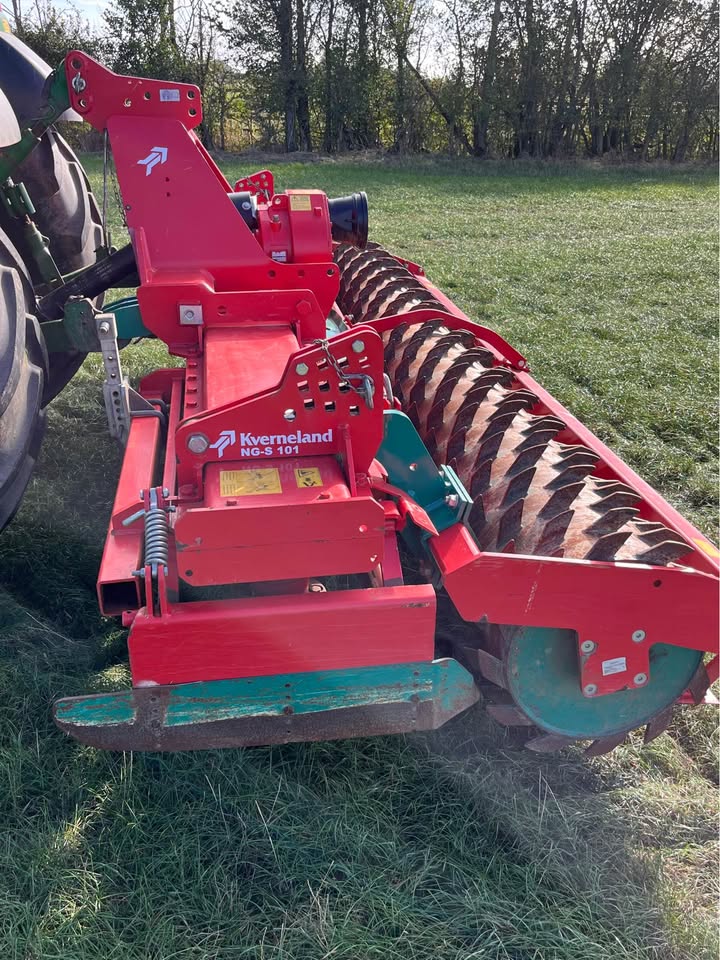 Kverneland NGS 101 4m Power Harrow