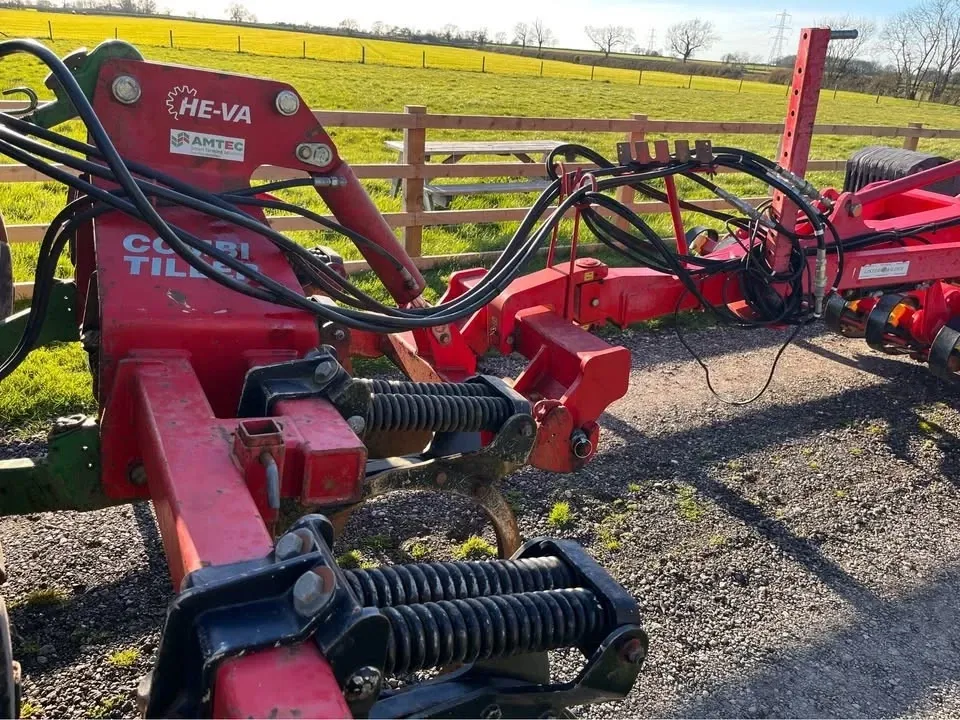 Vaderstad Carrier 300 3Metre Trailed c/w HEVA Combi Tiller