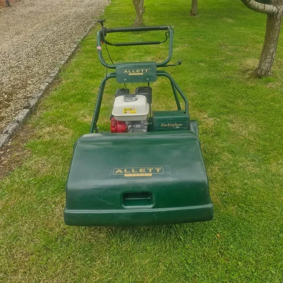 Allett Buckingham 24H Professional Petrol cylinder mower