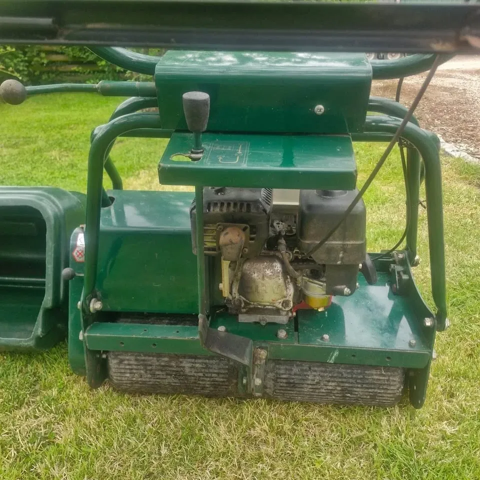 Allett Buckingham 24H Professional Petrol cylinder mower